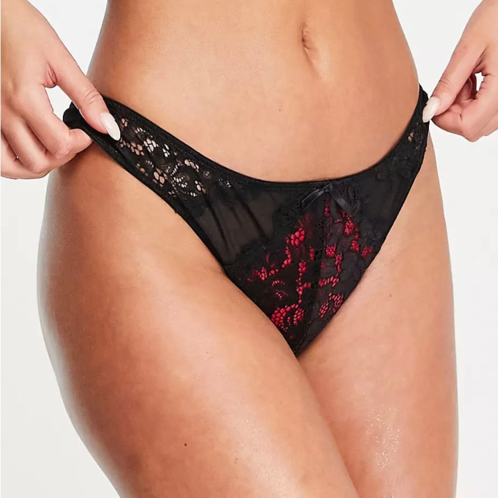 Ann Summers New without tags (ripped off during unpacking)Sexy Red/Black panties